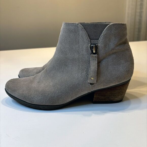 Blondo Women's‎ Grey Suede Leather Waterproof 2" Block Heel Booties US Size 9 M - Picture 2 of 12